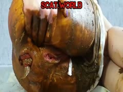 Slut got her ass covered in shit